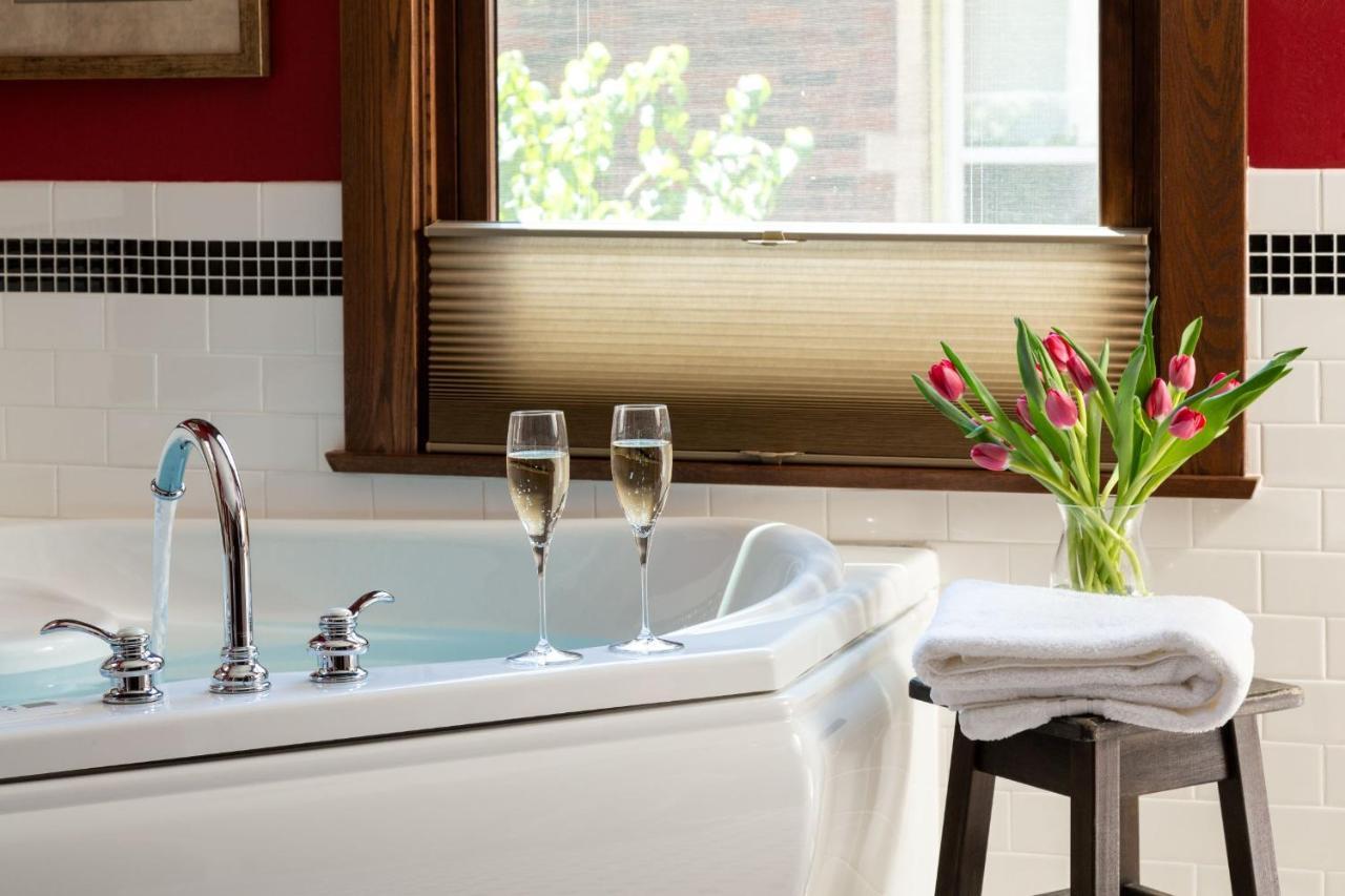 Couette-café The Buckingham 4*