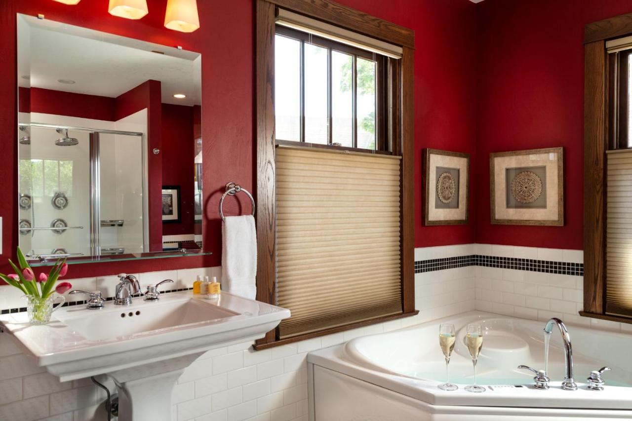 The Buckingham 4* Madison