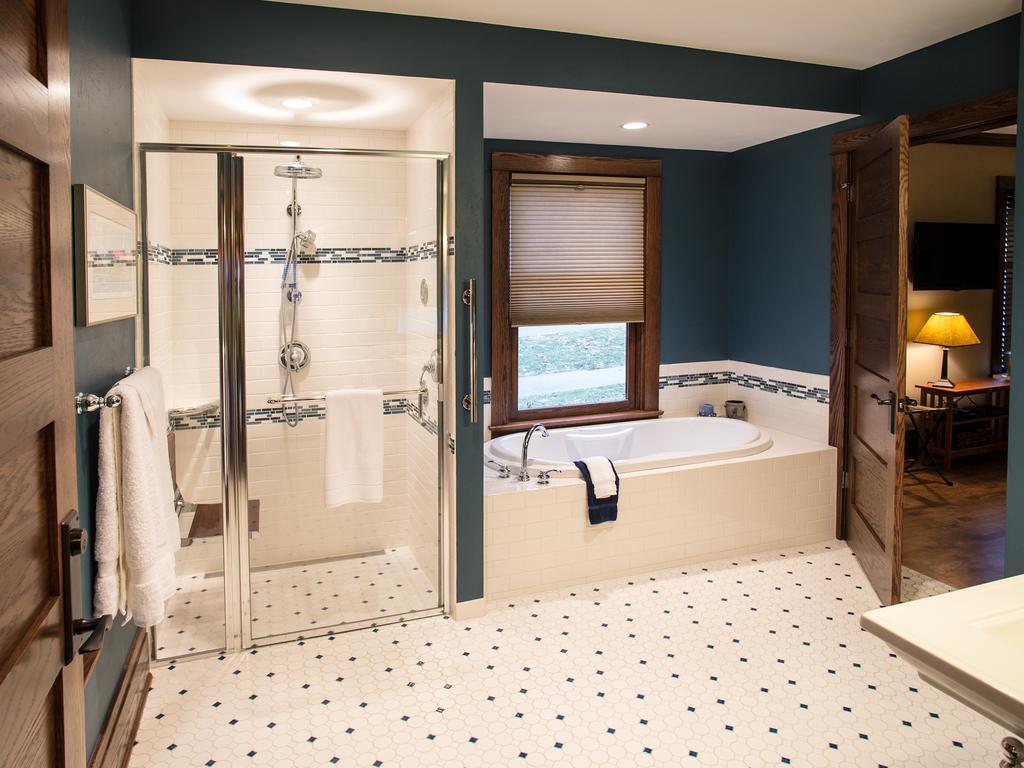 The Buckingham 4* Madison